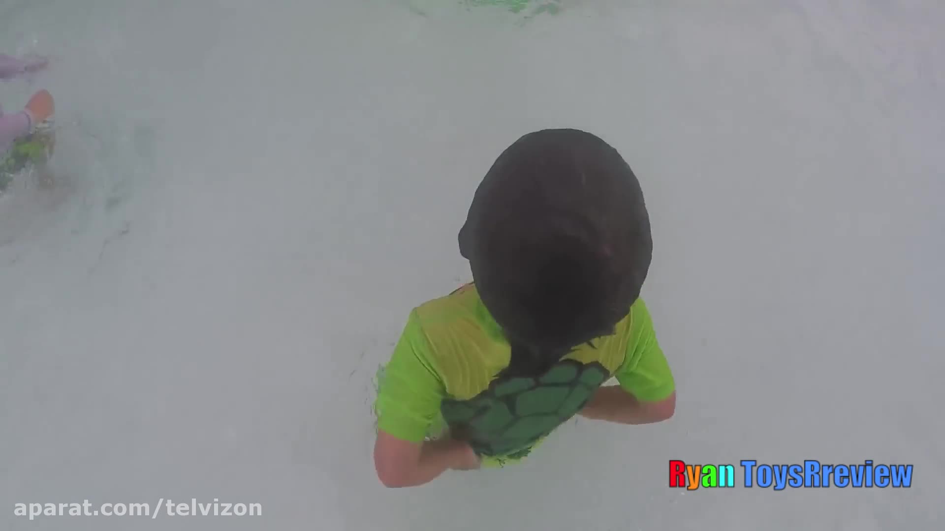 بازی با سرسره آبی | دنیای رایان (قسمت 467)