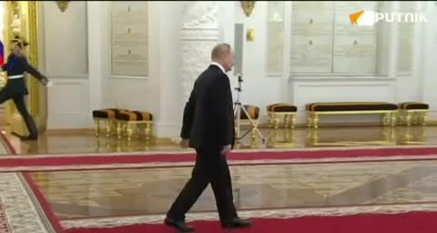   مراسم استقبال رسمی از رئیس امارات متحده عربی در کاخ کرملین