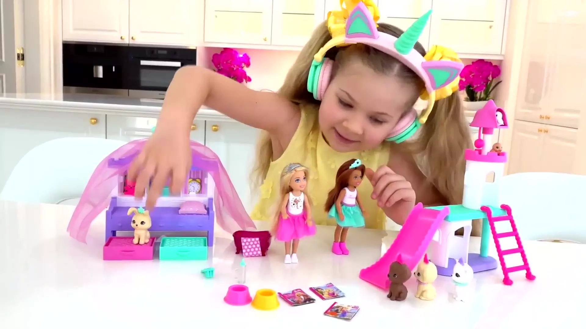 جادوی دیانا و روما: دنیای شگفت‌انگیز سرگرمی کودکانه!