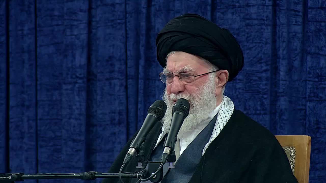    رهبر انقلاب: اگر ملتی در اثر جنگ نرم دشمن، توانایی‌های خود را نبیند و پیشرفت‌های خود را باور نکند، ابتدا تحقیر و سپس تسلیم دشمنش می‌شود