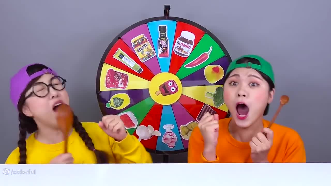 چالش خوشمزه: آبنبات شکلاتی و خوراکی‌های رنگی!