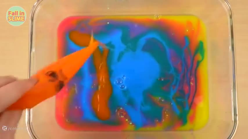 اسلایم‌های آرامش‌بخش: بازی‌های خلاقانه برای کودکان