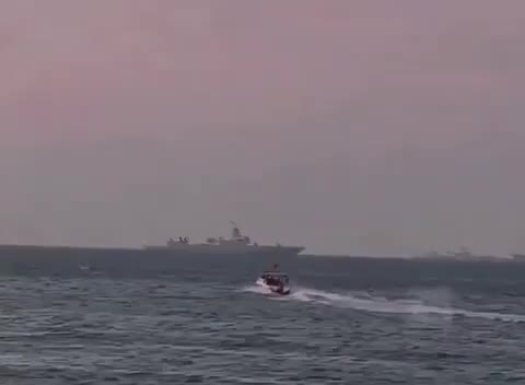   حرکت ناوشکن‌های چین به سمت آب‌های ایران