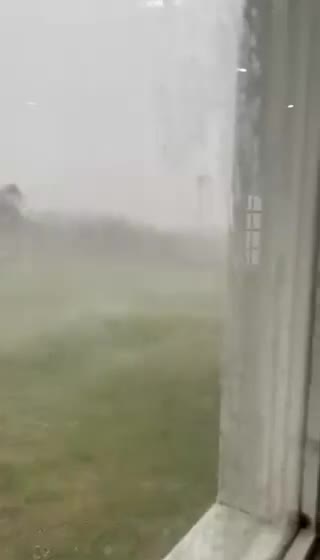   تصاویری از وزش باد شدید در آرژانتین