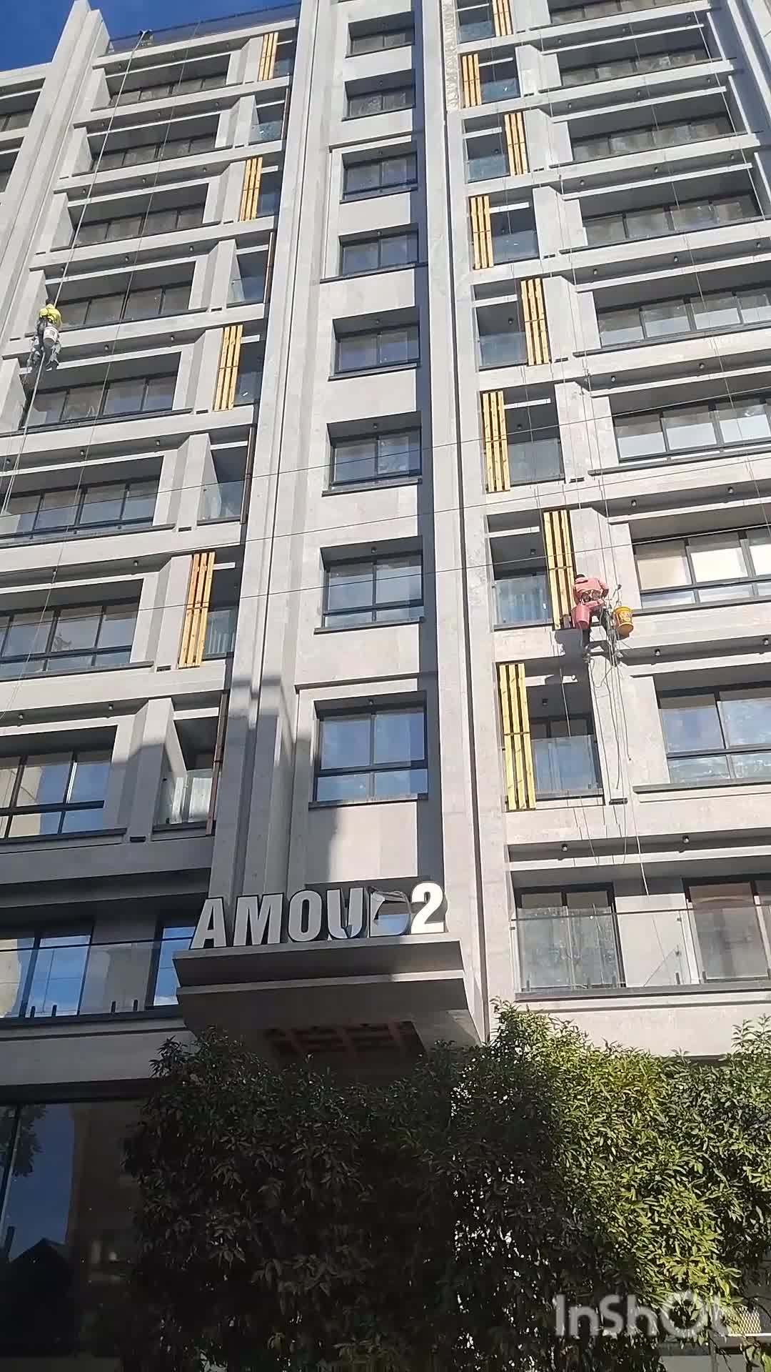 پیچ و رولپلاک سنگ نما