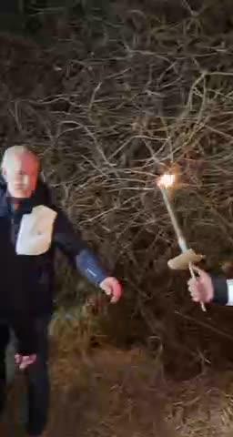   بزرگترین آتش سنتی در ایتالیا روشن شد