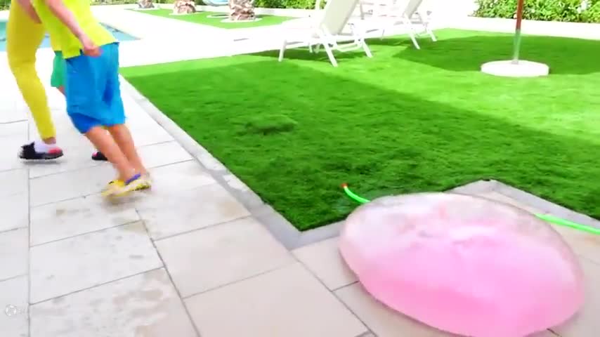 ماجراهای هیجان‌انگیز ولاد و نیکی در تولدشان!