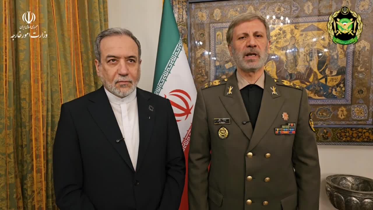   صحبت‌های فرمانده کل ارتش جمهوری اسلامی ایران در کنار عراقچی