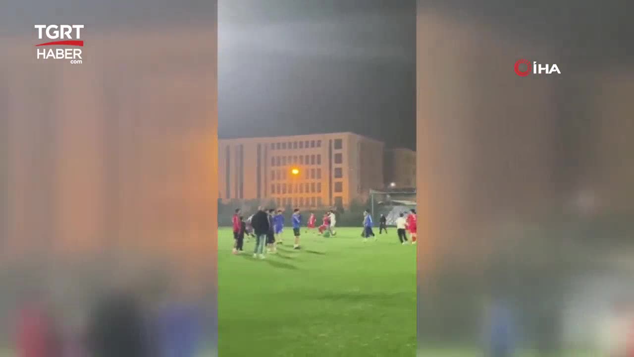   پایان جنجالی یک مسابقه؛ مشت و لگد بعد از سوت آخر!