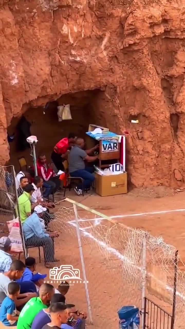   یکی از عجیب‌ترین زمین‌های فوتبال جهان در مراکش