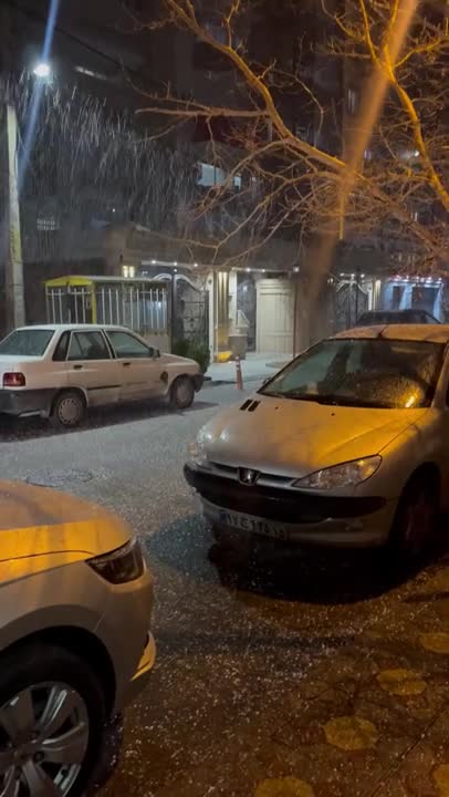 تصاویری از بارش شدید تگرگ در تبریز