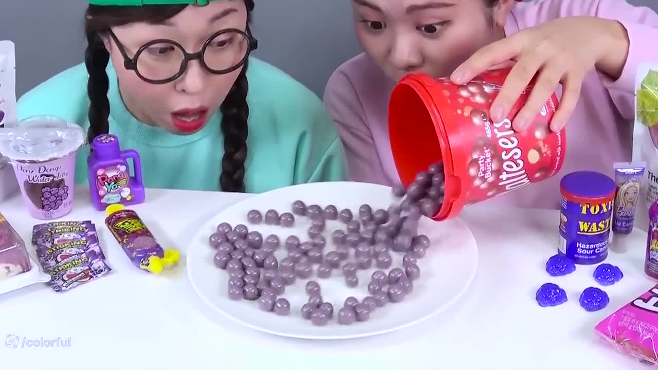 چالش‌های غذایی جذاب: از آبنبات‌هاگی واگی تا موکبانگ