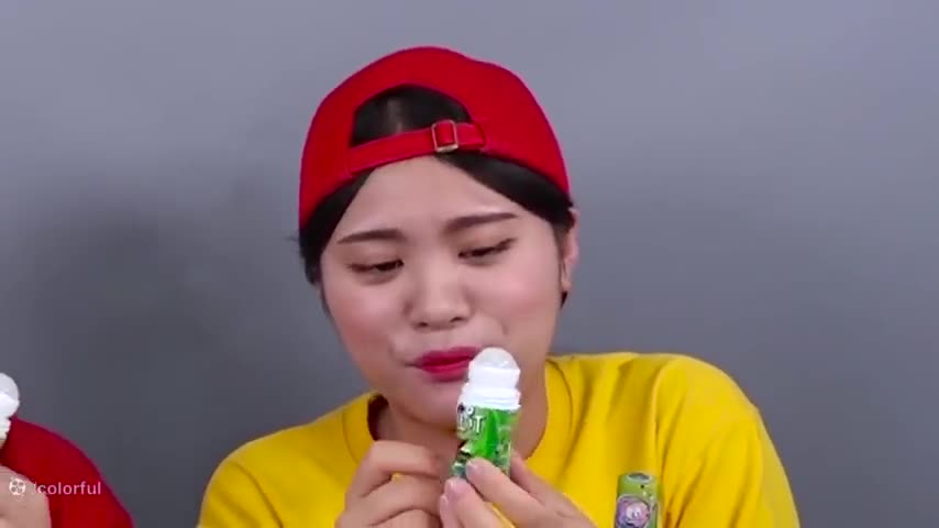 چالش غذایی بانوان: آیا می‌توانید این کیک را در ۱ دقیقه بخورید؟