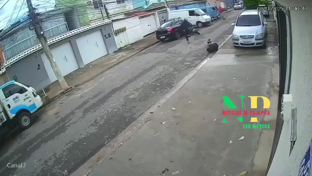   ویدیوی هولناک از اقدام به قتل در خیابان؛ راننده شاسی‌بلند موتورسوار را زیر گرفت