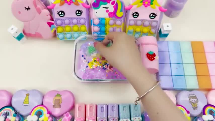 اسلایم جادویی: آرامش‌بخش یا بازی کودکانه؟