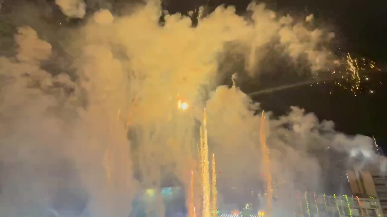   نورافشانی میدان ولیعصر (عج) تهران به مناسبت نیمه‌شعبان