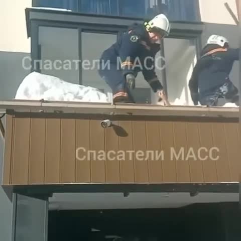   اقدام عجیب یک زن روس؛ پریدن از طبقه سیزدهم!