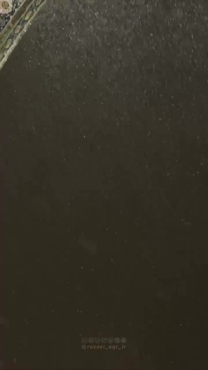   بارش برف در حرم مطهر رضوی