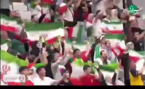   لحظه بالا بردن جام قهرمانی فوتسال آسیا توسط حسین طیبی