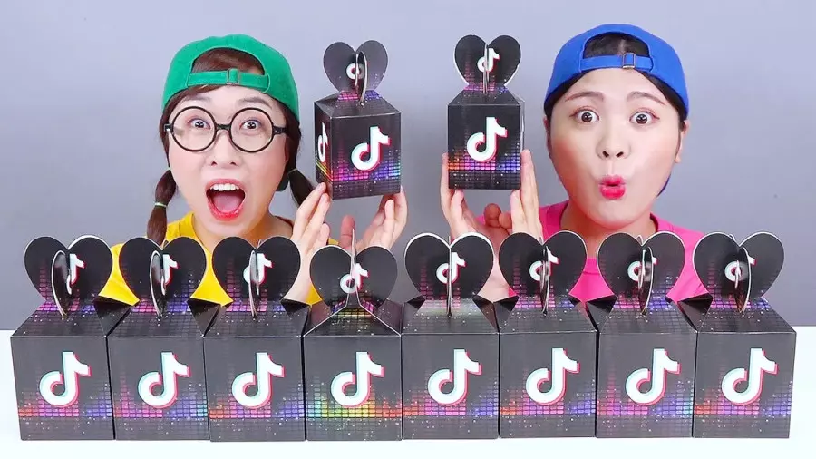 چالش غذایی با دونا: آیا می‌توانید رازهای خوراکی را کشف کنید؟