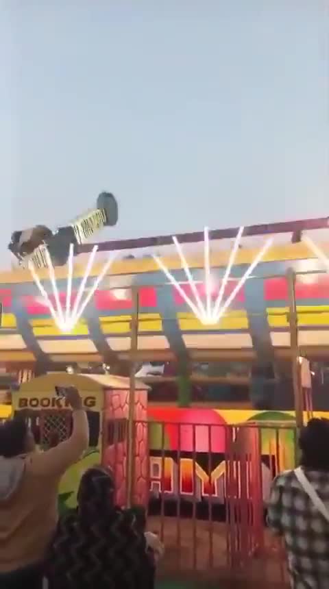   سقوط وسیله بازی یک شهربازی در هند