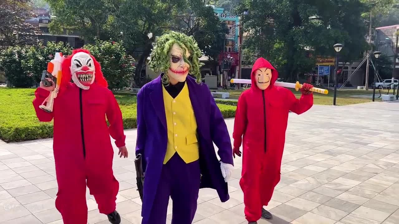 تیم مرد عنکبوتی در برابر تیم بدجنس! آیا قهرمان سرخ واقعا شرور است؟