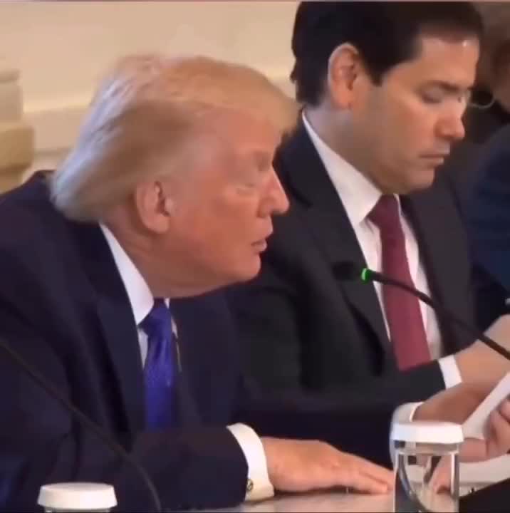   سوتی و دهن‌لقی عجیب ترامپ؛ چشم‌های وزیر خارجه آمریکا از تعجب، گِرد شد!