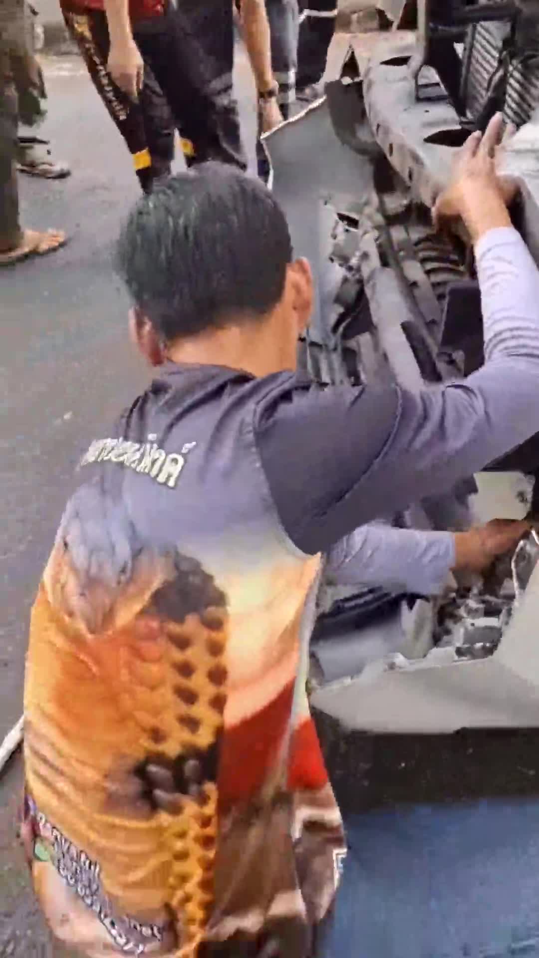   پیدا شدن شاه کبرای ۴ متری در محفظه موتور یک وانت!