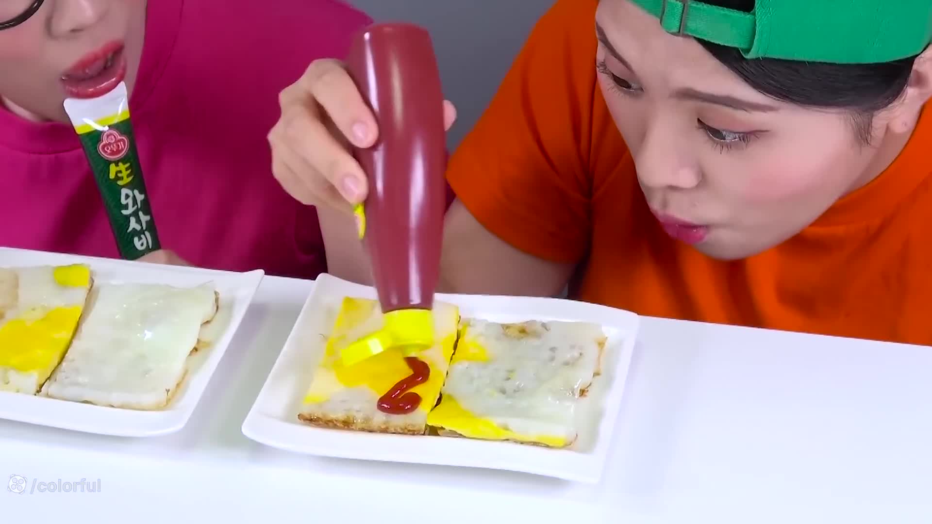 چالش آبنبات‌های خوشمزه با طعم تخم‌مرغ‌های غول‌پیکر!