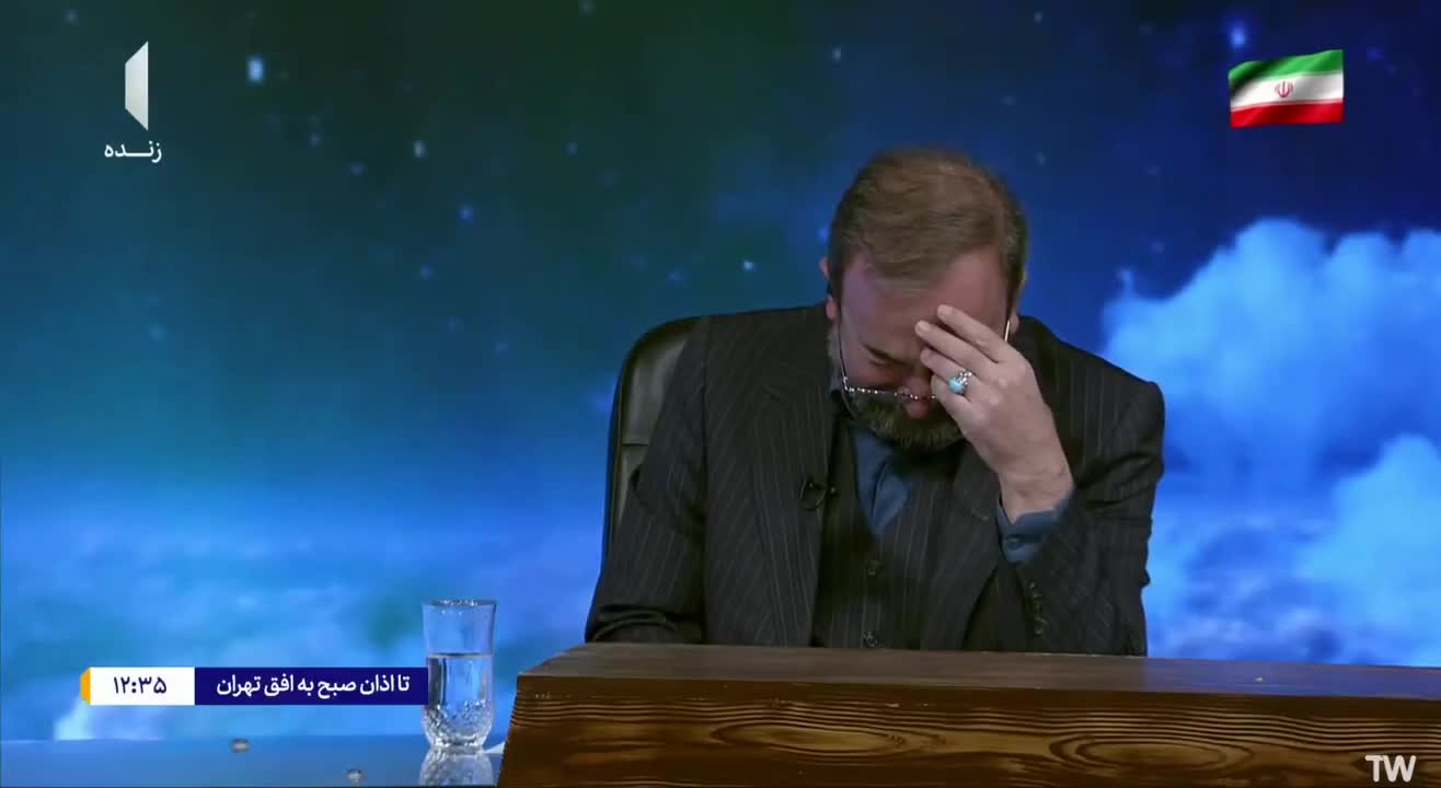   گریه‌های سوزناک مجری تلویزیون حین اعلام خبر شهادت رهبر انقلاب
