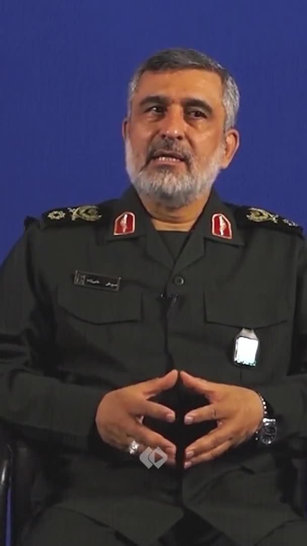   عصبانی شدن آیت‌الله شهید خامنه‌ای از تلاش‌ها برای خرید موشک