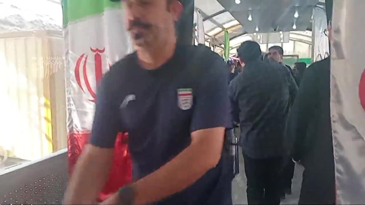 دختران تیم ملی فوتبال از مرز بازرگان وارد کشور شدند