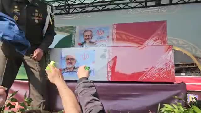    آغاز تشییع شهید لاریجانی و سردار سلیمانی از میدان انقلاب