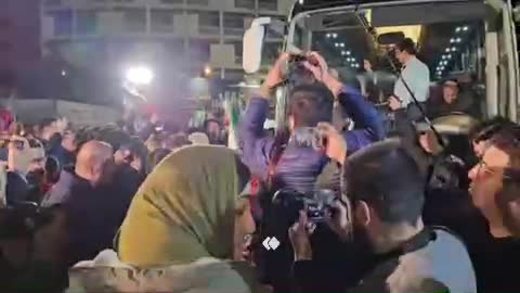   لحظه ورود اعضای تیم ملی بانوان به میدان ولیعصر