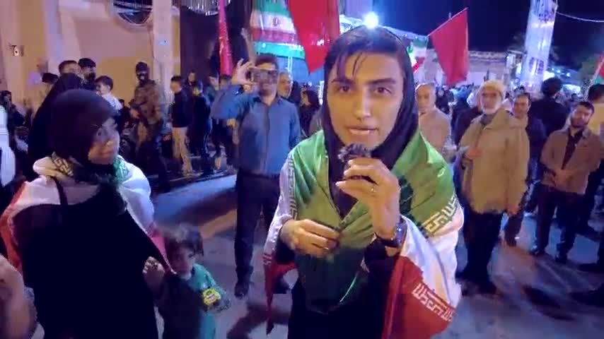 حضور بازیکن تیم ملی فوتبال بانوان در اجتماع شبانه مردم برازجان