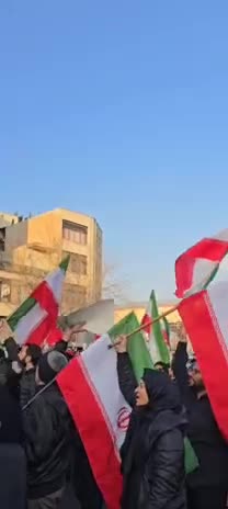 شعار الله اکبر مردم تهران همزمان با فعال شدن پدافند - میدان انقلاب