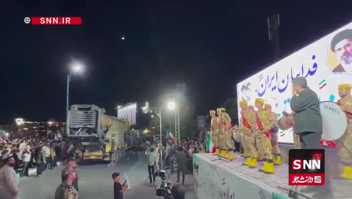   لحظه باز شدن لانچر موشک مقابل چشمان مردم!