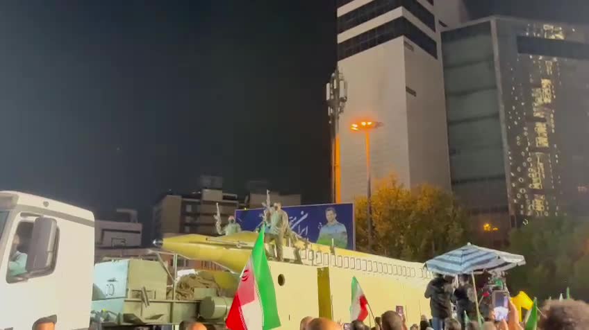   قدرت‌نمایی در میدان با ورود موشک قدر به میدان ونک