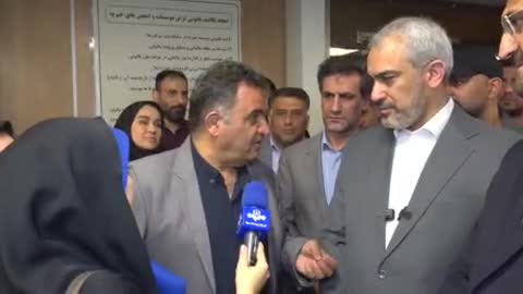 بازدید سرزده وزیر اقتصاد از ادارات مالیاتی