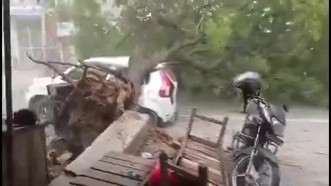 ۹۰ کشته براثر وقوع طوفان در ایالت اوتار پرادش هند