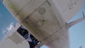 گیر گردن به هواپیما در ارتفاع 1.5 کیلومتری