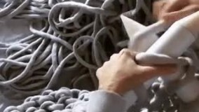 خانومم داره برام لباس می بافه