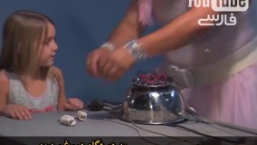 جیمی_کیمل یه دختر بچه رو نشونده رو صندلی دروغ_سنج ازش سوال‌های عشقی میپرسه!