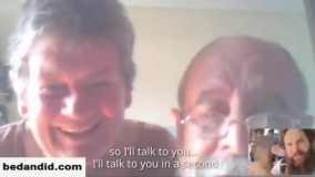 ویدئویی پر مخاطب؛ مردی که هنگام چتربازی و در میانه آسمان با والدین خود تماس تصویری برقرار می کند.