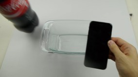 تست آیفون 7 در کوکاکولای منجمد