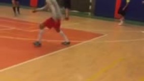 فوتبال بازی کردن امیر تتلو