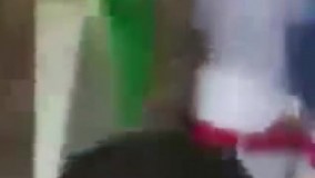 برا بچه ریش و سبیل گذاشته و ازش میخواد بره تو آینه خودشو ببینه???? عکس العمل بچه دیدنیه  