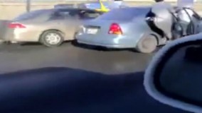 عرب ها با دمپایی در آسفالت ببین چیکار میکنه