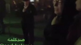  آزیتا حاجیان بازیگر سینما و تلویزیون هم اکنون (ساعت1:44) در محل حادثه پلاسکو حضور یافت حاجیان: برای تشکر از زحمات آتش نشانی آمده ام 