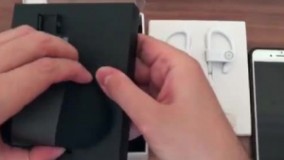 آنباکسینگ هدفون بلوتوث Powerbeats 3